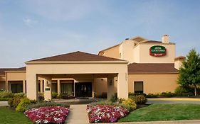 Courtyard By Marriott Indianapolis Airport